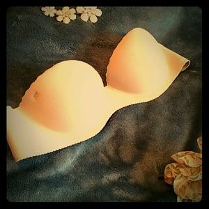 VS Secret Embrace Nude Strapless Bra